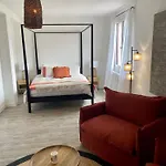 Villa Maison De Famille Avec Piscine, Nord Uzes