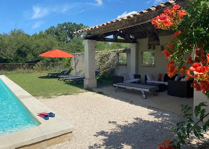 Maison De Famille Avec Piscine, Nord Uzes